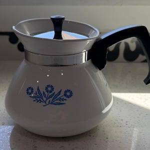 Corning Ware 6 Cup Coffee Tea Pot w/ Lid Vintage Kitchen Blue Cornflower