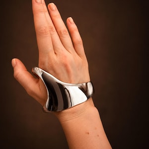 Avant-Garde Palm Bracelet, 18K Gold Plated Brass Hand Cuff Rhodium Silver Handlet Futuristic Statement Jewelry Sculptural Minimalist Bangle