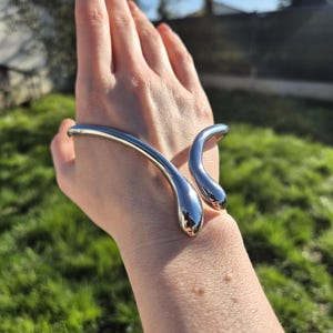 Silver Palm Cuff Bracelet, Adjustable Sculptural Hand Bracelet, Minimalist Statement Bangle, Geometric Open Cuff, Gift for Her