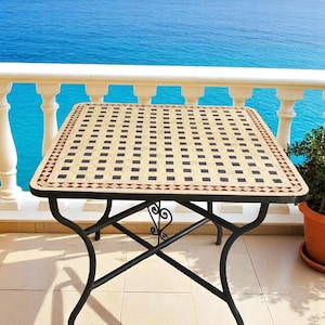 Tavolo in mosaico marocchino Essaouira Breeze – Tavolo da patio in Zellige beige e marrone fatto a mano, tavolo da pranzo e da caffè quadrato geometrico per terrazza