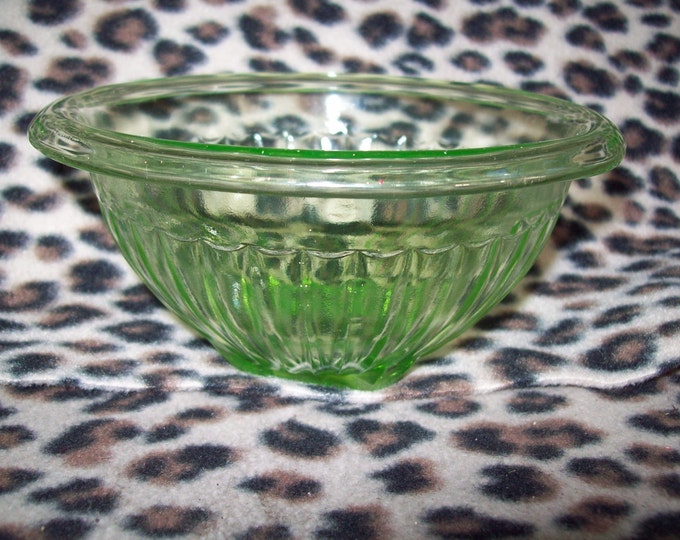 Vintage 50s Anchor Hocking Ribbed Square Bottom Uranium Glass Etsy