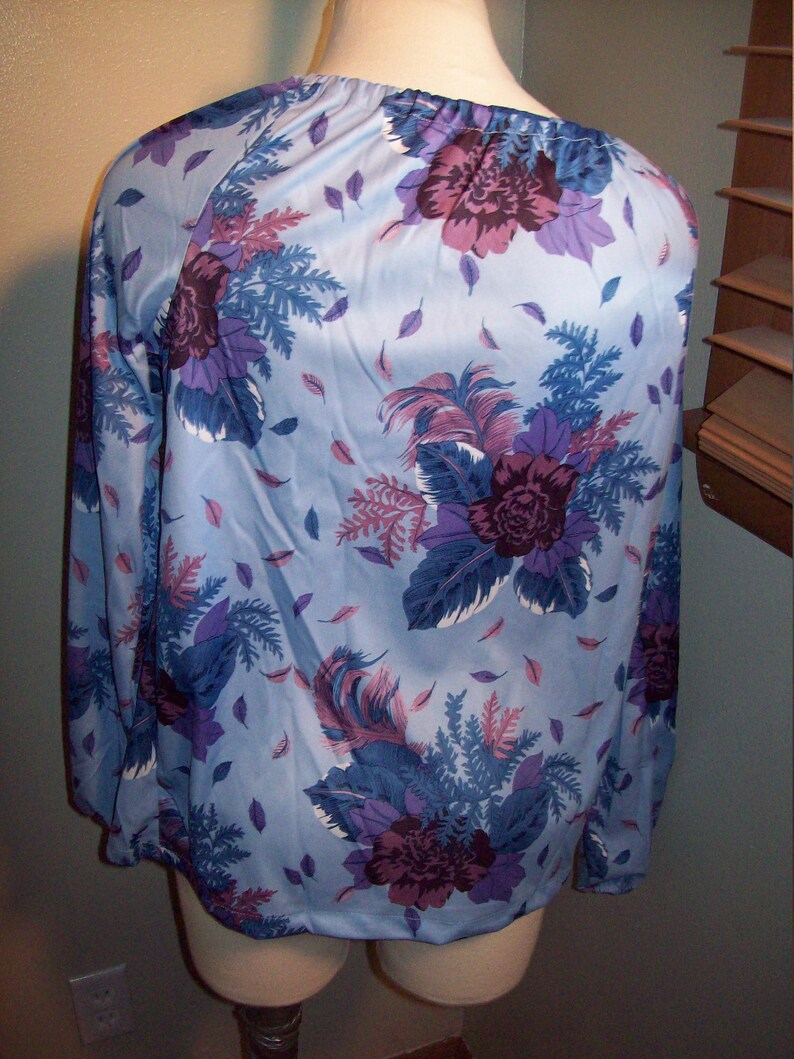 Vintage 60s 70s Blue Spring Flowers Floral Print Womens Boatneck Shirt Top Mod Soho Boho Groovy Flower Power Disco Long Sleeve Blouse