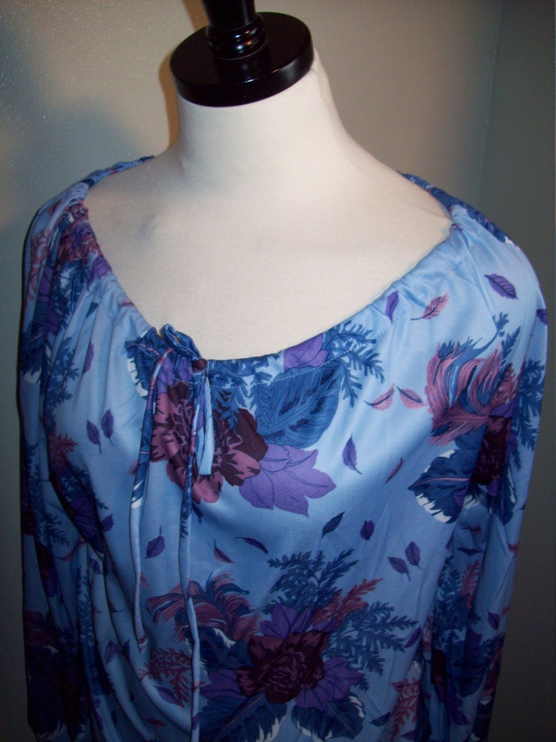 Vintage 60s 70s Blue Spring Flowers Floral Print Womens Boatneck Shirt Top Mod Soho Boho Groovy Flower Power Disco Long Sleeve Blouse