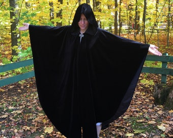 Black velvet cloak - Accessible hands - custom length