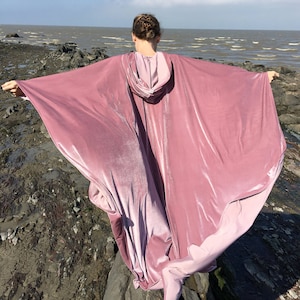 Dusty pink velvet cloak - Accessible hands - custom length