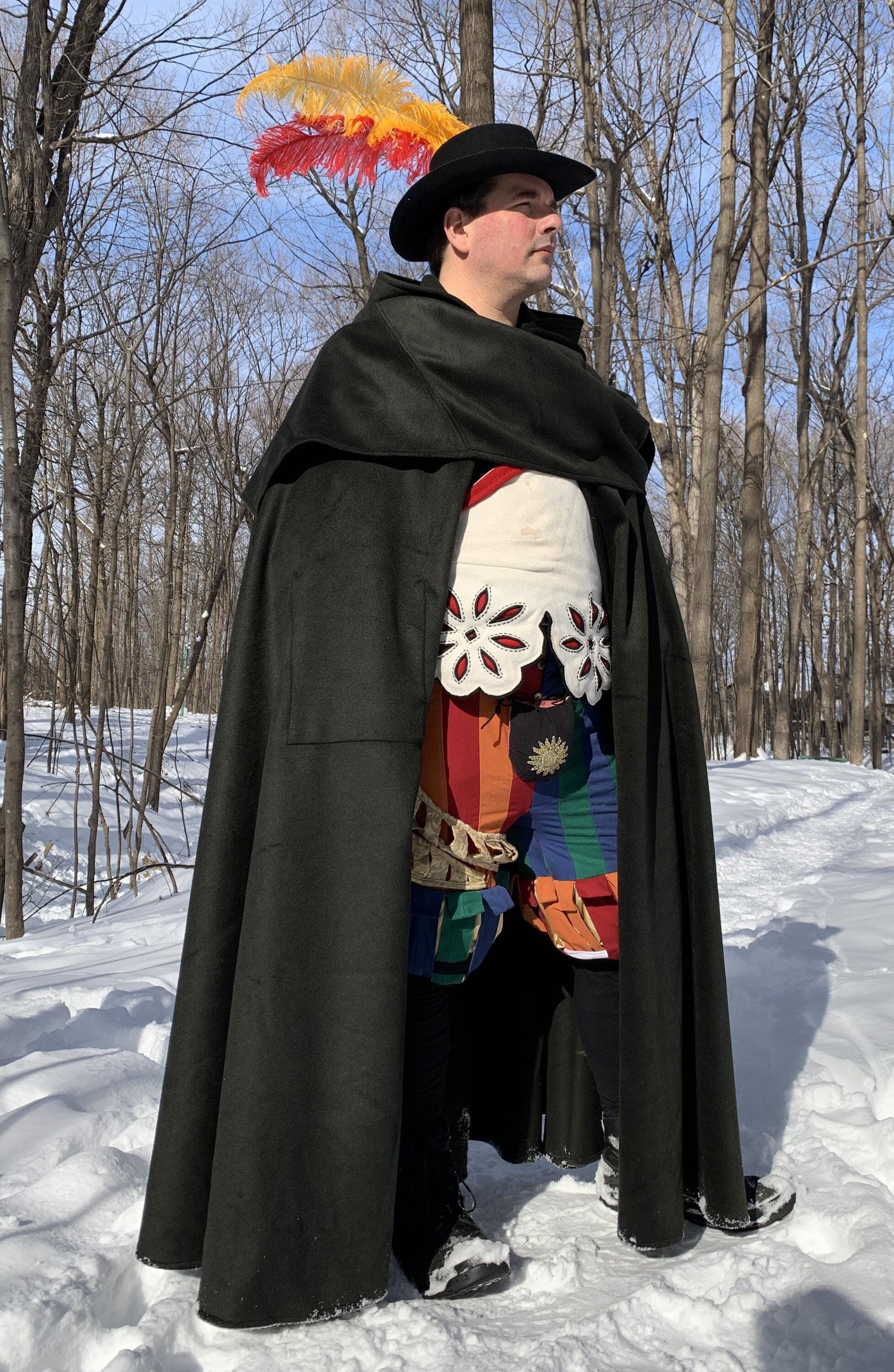 ハンターグリーンの厚手ウールマント（ケープスカーフ付き） - 長さ