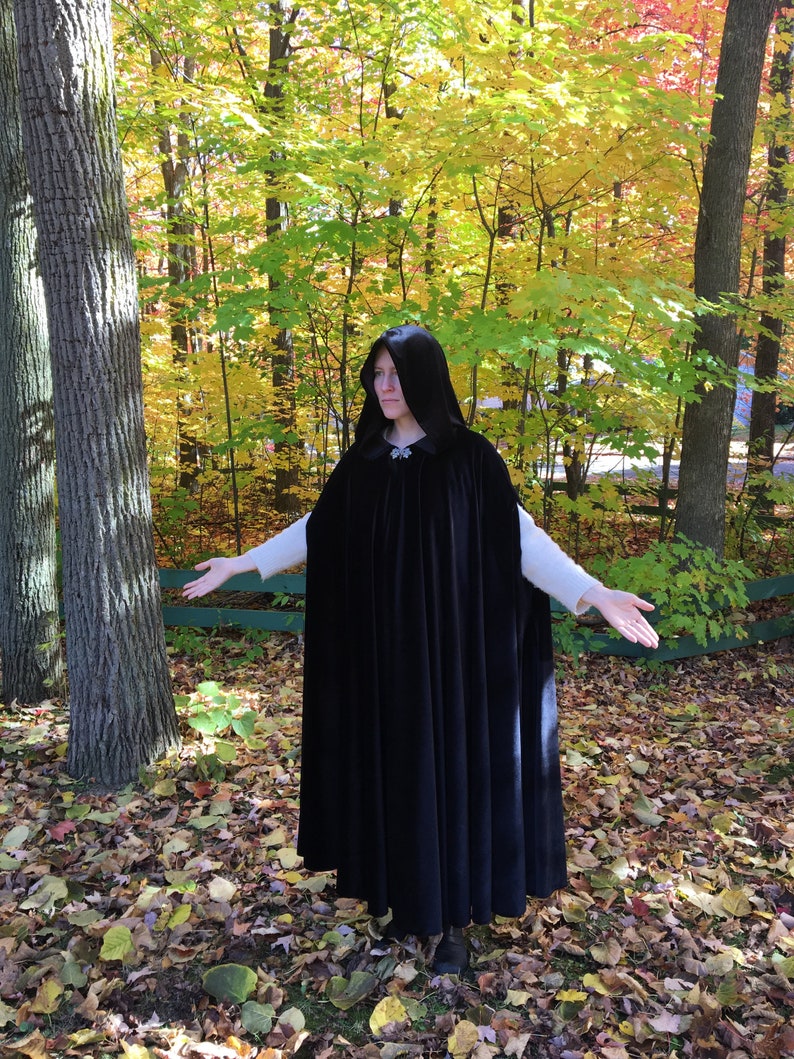 FULL CIRCLE Black velvet cloak Your Length image 3