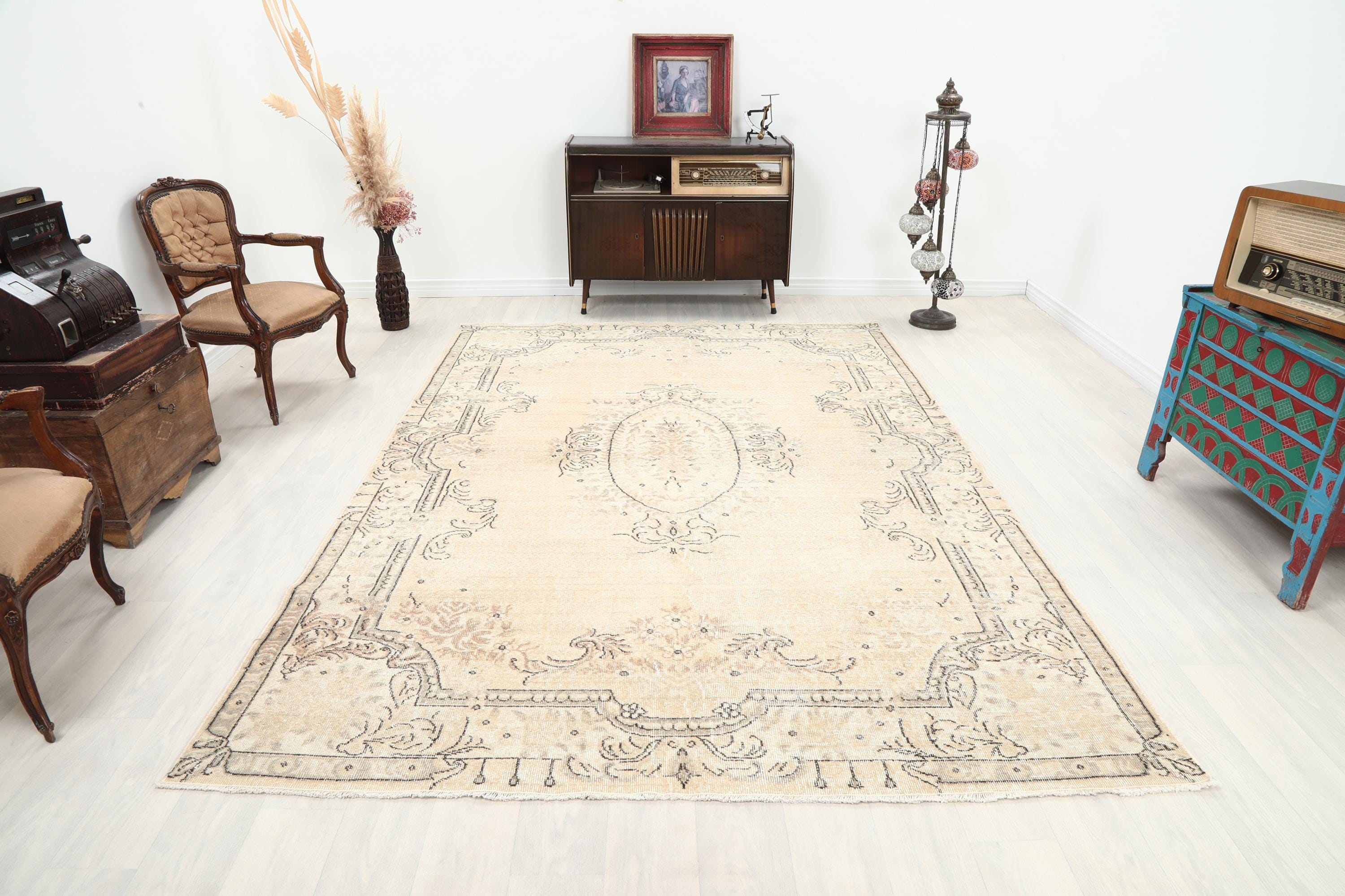 ヴィンテージ手織りペルシャ絨毯 7x10：ウール＆コットン花柄