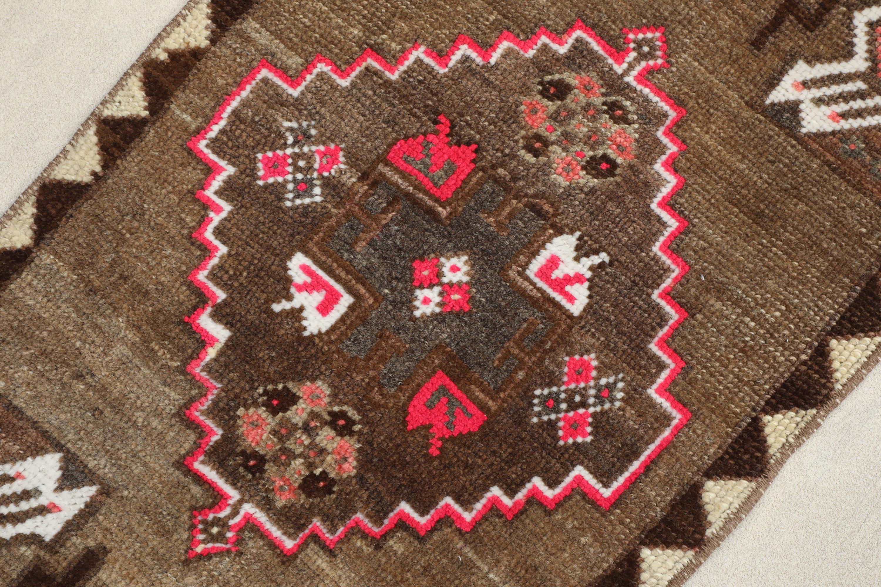 Handwoven Wool & Cotton Turkish Rug: Vintage Oushak Floral Doormat