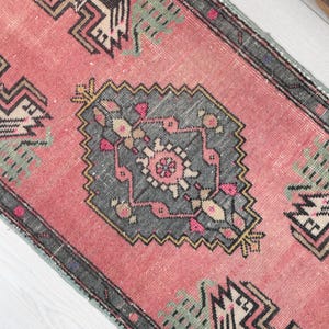 Red Vintage Oushak Rug: Turkish Wool Small Mat, Boho Floral Decor (1.7x3.5 ft)