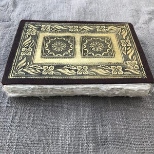 Diario vintage fatto a mano con bordo frastagliato / Copertina in rilievo oro antico / Diario regalo / Album da disegno / Made-Up-Mills