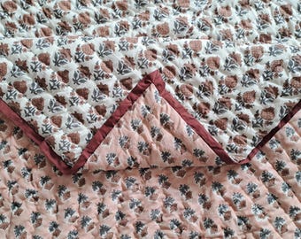 Hand Quilted Cotton Bedspread, Dusty Pink Floral Print Quilt, Indian Jaipuri Razai, Traditional quilt