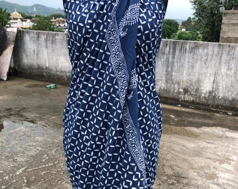 Ręcznie Robiony Czerwony Sarong - Bawełniany Pareo - Boho Okrycie Plażowe - Letni Szal - Moda Plażowa i Akcesoria na Wakacje