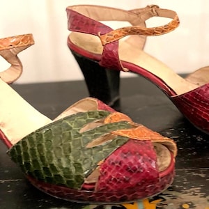 1940’s Snakeskin Heels ~ 40’s shoes ~ Vintage Shoes ~ vintage heels ~ Vintage pinup girl shoes