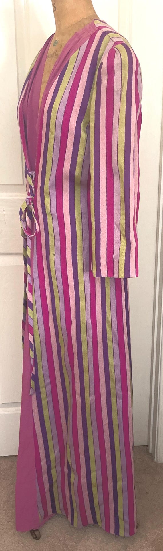 1930’s Grape and Chartreuse Striped  Dressing Gow… - image 3