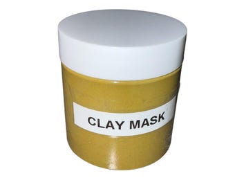Natural Green Clay Face Mask for a Brighter, Refreshed Appearance