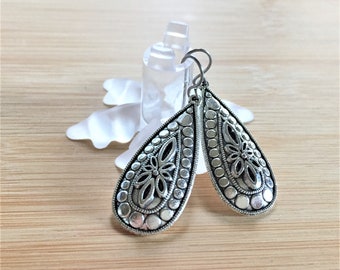 Bali Teardrop Flower Earrings Silver Plate