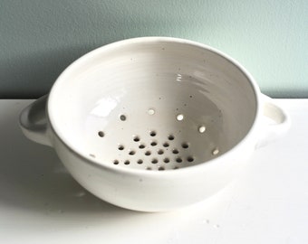 Pottery colander,Ceramic sieve,clay berry bowl,kitchen clay bowl,stoneware colander,white kitchen pottery,kitchen accessory,white clay bowl