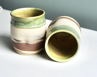 Tazas de cerámica gemelas, cerámica rayada, regalos para él, para los amantes del vino, tazas de cerámica, tazas de té de cerámica, juego de dos yunomi, tazas para cócteles sin alcohol