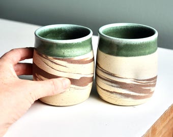 Juego de DOS, regalo familiar, tazas sin asas, tazas de cerámica azul, vajilla de bar azul verdosa, regalo para el anfitrión, regalo de inauguración de la casa, vasos para beber para bar