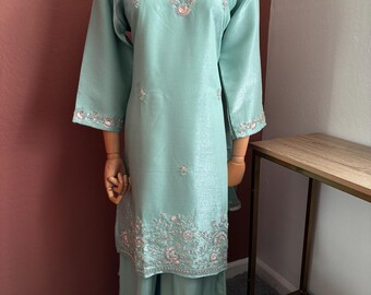 Kurta de seda com bordados elaborados