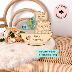 May include: Wooden sailboat money box with a slot for bills, featuring a giraffe, lion, elephant, and monkey. The box is personalised with the name "Emilia" and the date "10.01.2025".