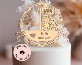 Pode incluir: Um topo de bolo de madeira com uma moldura circular e um design de barco. O barco apresenta animais de desenho animado e uma bandeira com o texto "Alles Gute zur Taufe". O nome "Emilia" e a data "10.01.2025" também são exibidos.