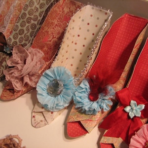Marie Antionette inspired fancy paper shoe favor boxes