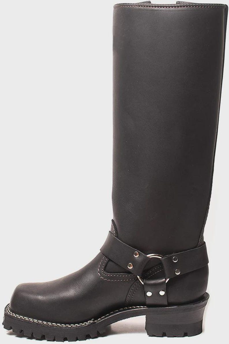 men leather boots
leather shoes
genuine leather
leather footwear
medieval boots
wedding shoes
husband gifts
gift for christmas
horse riding boots
knee high boots
gay long boots
Fetish boots
cowhide leather boot