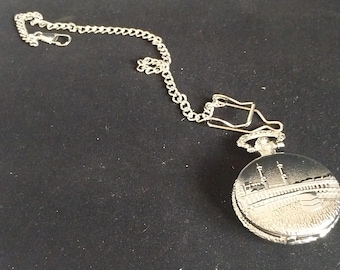 Reloj de bolsillo vintage con tapa abatible tallada: diseño clásico de tourbillon