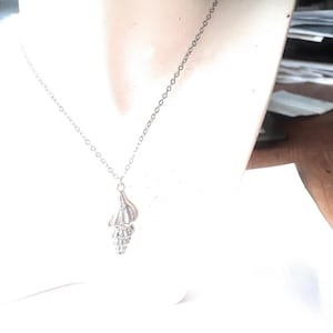 Shell necklace, silver conch shell necklace, beach necklace, spiral shell pendant, sea shell jewelry, dainty shell, sterling silver chain