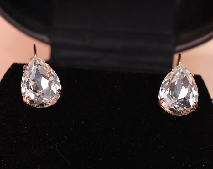 Pear-Shaped Austrian Crystal Bridal Earrings with 18k Rose Gold and Silver Accents – Elevate Your Wedding Look