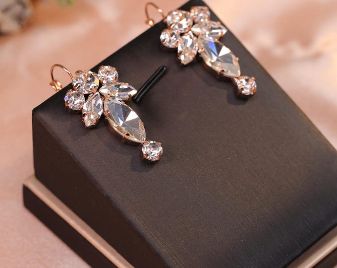 Healing Jewelry: Smiling Angel Vintage-Inspired Crystal Stud Earrings – Timeless Glamour for Daily Style