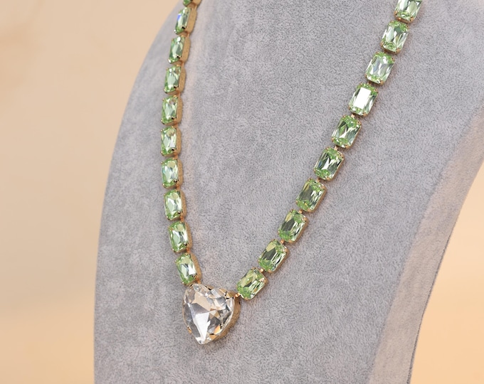 Gold-Toned Heart and Light Green Crystal Necklace – Luxury Statement Jewelry,Heart Pendant,Heart Cut Centerpiece,Perfect Gift for Her
