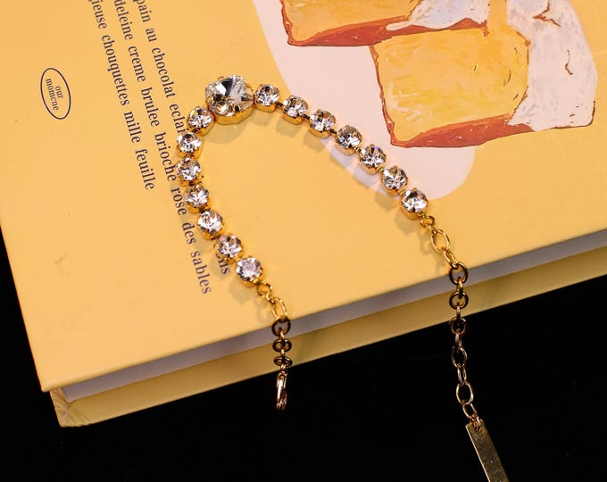 Elegant Healing Bracelet for Women 18k Gold-Plated Boho Jewelry with Radiant Austrian Crystal for Healing and Style