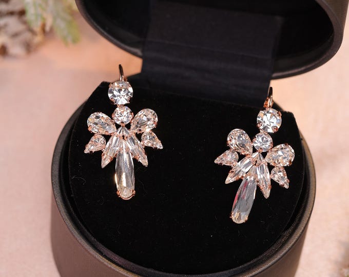 Smiling Angel Vintage-Inspired Crystal Stud Earrings – Classic Healing Jewelry for Everyday Wear