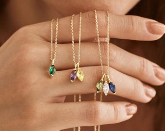Personalisierte Geburtsstein Halskette • Individuelle Halskette mit mehreren Geburtsstein • Zierliche Geburtsstein Halskette • Geschenk der Mutter • Geschenk zum Muttertag