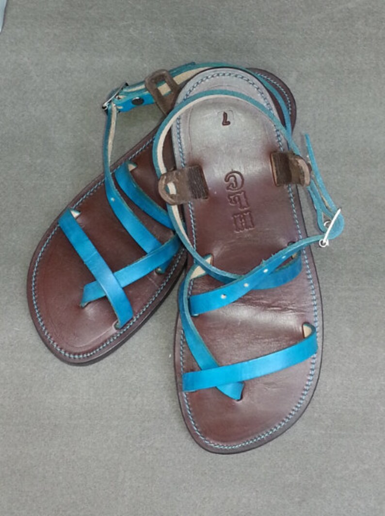 famous footwear genie sandal