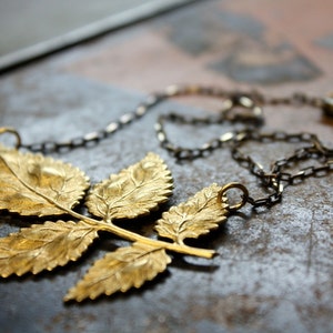 Romance in the Garden Leaf Necklace image 3