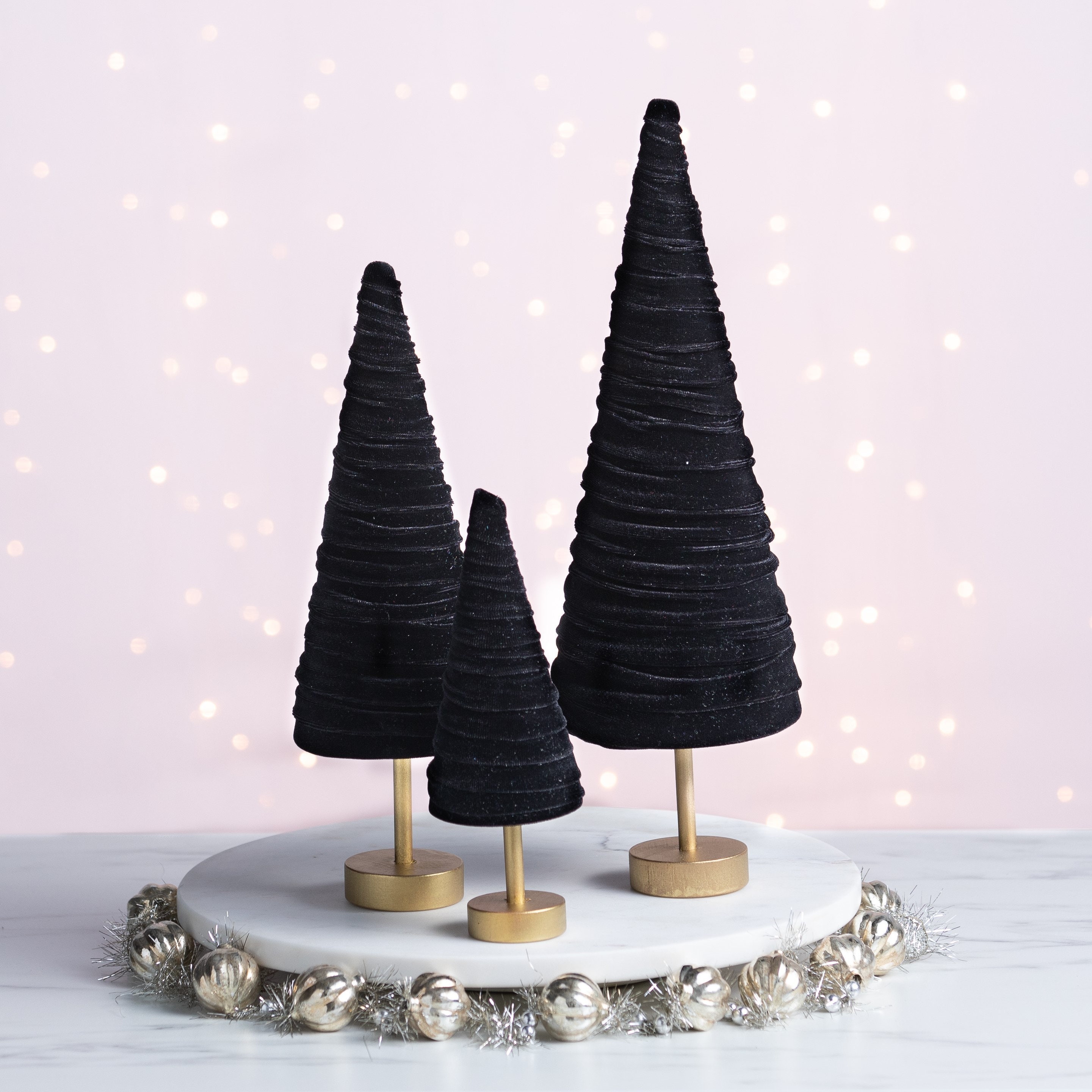  Hillban 5 Set Pedestal Velvet Trees Christmas Velvet Trees  Modern Winter Tree Decorations Rustic Winter Shelf Decor Tree Figurines for  Holiday Entryway Farmhouse Home Party Supplies (Red) : Home & Kitchen