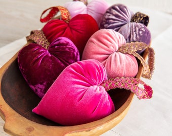 Velvet Heart, Available in 12 Colors, Handmade Mother's Day Gift, Gift for Her, Gift for Mom, Wedding Decor, Valentine