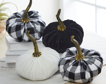 PEQUEÑO conjunto de calabazas de terciopelo de 4, decoración a cuadros de búfalo blanco y negro, niñeras de estantes de calabaza negra, rellenos de cuencos de granja decoración de calabaza blanca