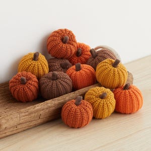 Knit pumpkin garland for mantel 6' garland, fall bookshelf, little pumpkin baby birthday decor, autumn decor garlands, cozy gifts (Honey) image 4