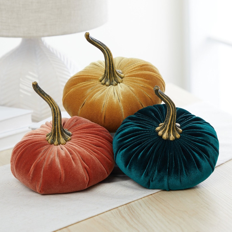 Große Samt Kürbisse 3er Set, Herbst Dekor für Kaminsims, Thanksgiving Tischplatte, Smaragdgrün und Gold Herbst, rustikale Bauernhaus Dekor Bild 1