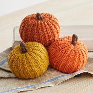 大人用ニットカボチャ3個セット、オレンジブーバスケット詰め物、気まぐれなハロウィンカボチャボウルフィラー、秋の段付きトレイ、農家のハロウィン
