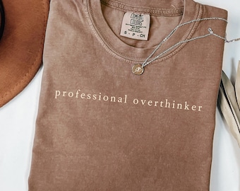 Camiseta para mujer con tendencia a pensar demasiado, Camiseta divertida para mujer, Camiseta para mujer con tendencia a pensar demasiado