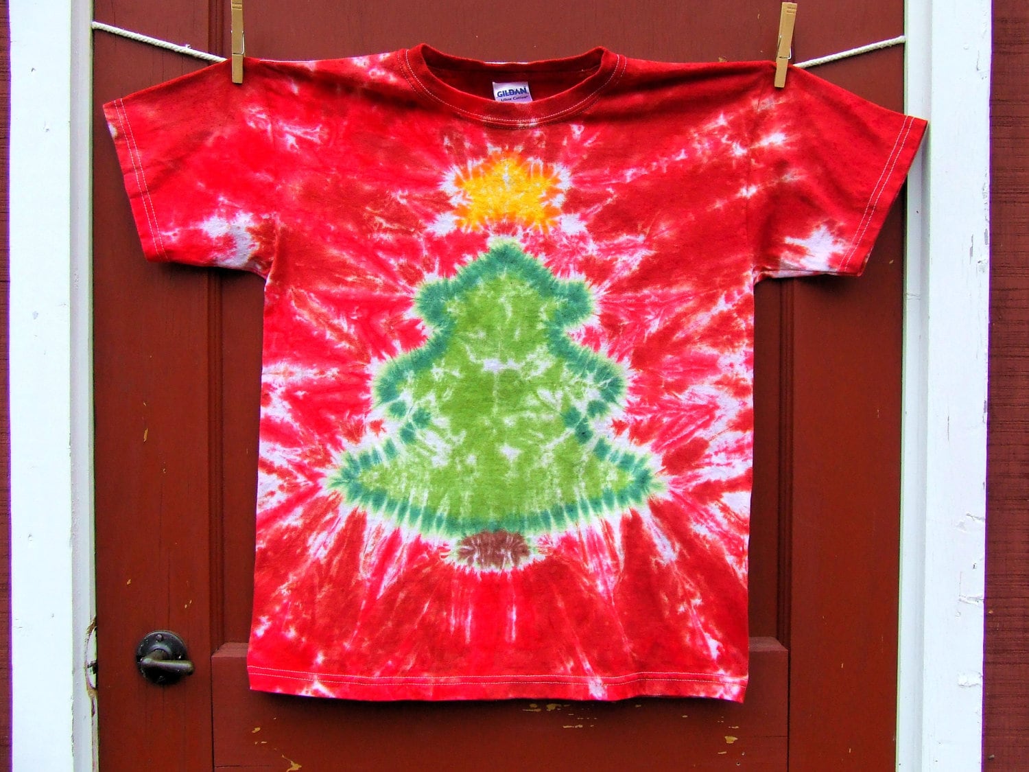 how to tie dye christmas tree shirt