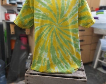 Adult Large Gildan Tie Dye T-Shirt - Green/ Yellow Spiral Swirl - Ready to Ship