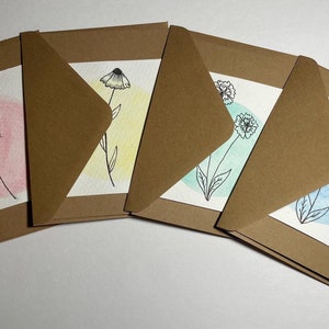 Cartes de voeux faites main, aquarelle et motifs floraux sur papier brun avec enveloppe