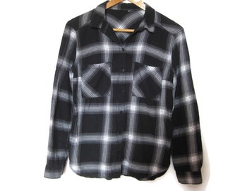 Black and White Long Sleeve Plaid Cotton Shirt - Two Chest Pockets - Gift for Friend - Women's Size Medium